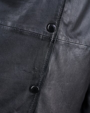 Maze Übergangsjacke in Schwarz