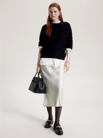 TOMMY HILFIGER Sweater in Black