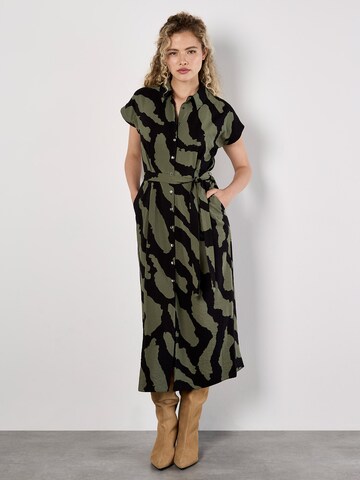 Robe ' ' Apricot en vert : devant
