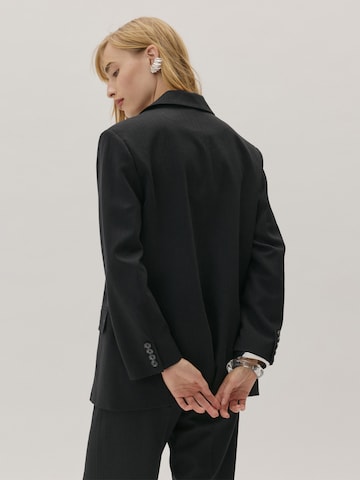 KAVAZI Блейзер в Черный