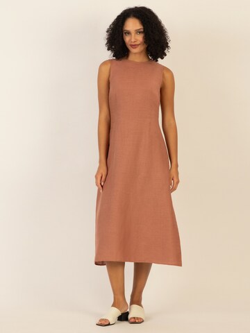 mint & mia Dress in Brown: front