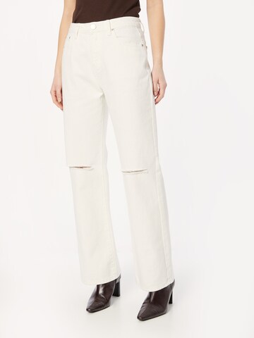 GLAMOROUS Regular Jeans i vit: framsida