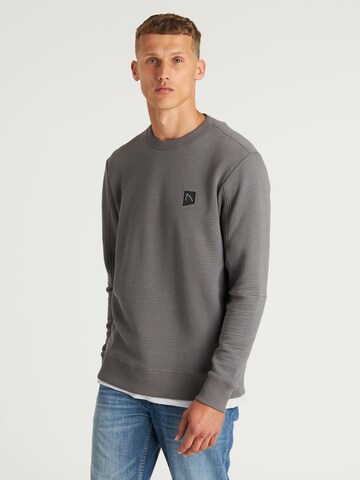 CHASIN' Pullover 'Bullet' in Grau