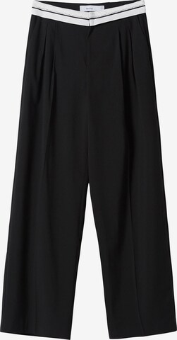 Bershka Regular Trousers in Black: front