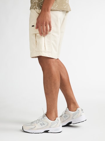 Petrol Industries - regular Pantalón cargo en blanco