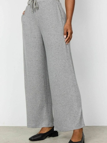 Soyaconcept Wide leg Trousers ' SC_BIARA ' in Grey: front