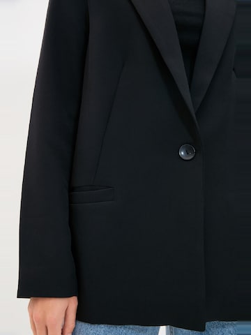 Trendyol - Blazer em preto