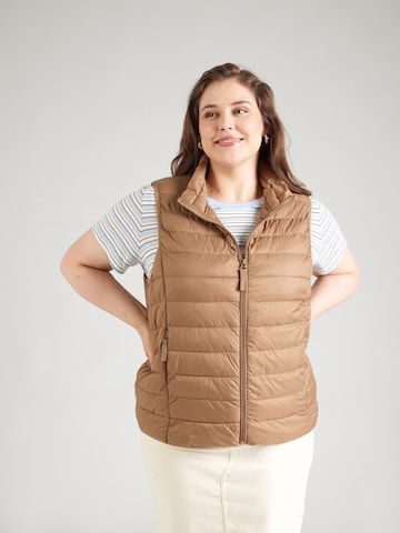 Gilet 'CARTAHIA' di ONLY Carmakoma in marrone: frontale