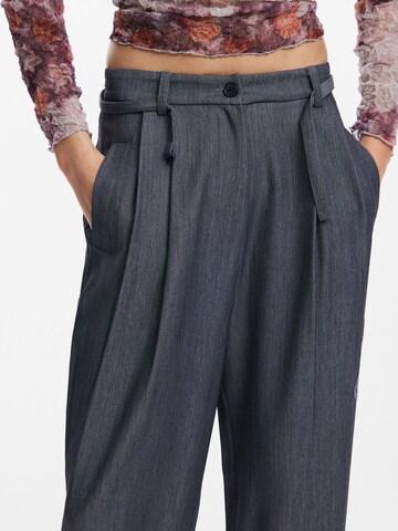 Loosefit Pantalon à plis Desigual en noir