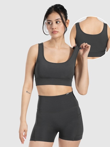 Smilodox Sports top ' Debby ' in Grey: front