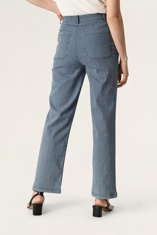 SOAKED IN LUXURY Loose fit Trousers with creases 'Swan' in Blue