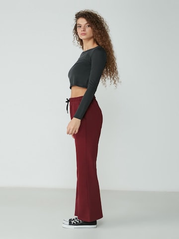 C&City Flared Pants in Red