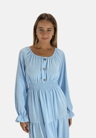 Elara Kjole i blå
