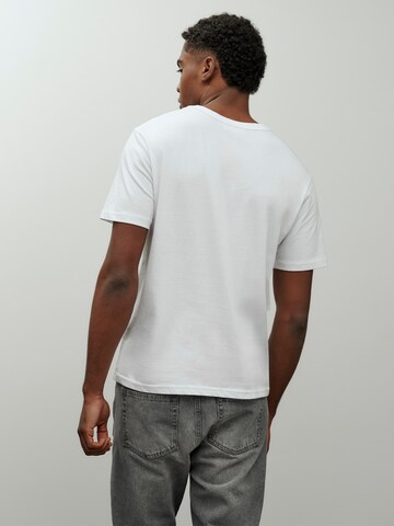 Maglietta 'Essentials Mid Weight' di DAN FOX APPAREL in bianco