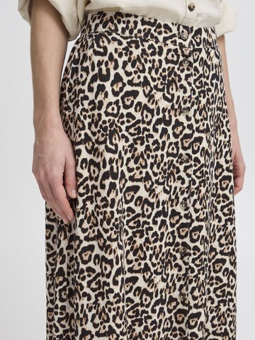 Gonna 'BYMfalakka' di b.young in beige