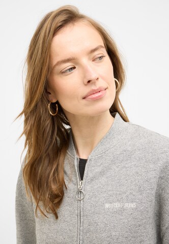 MUSTANG Strickjacke 'Elsa' in Grau