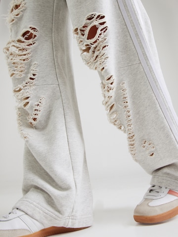 ADIDAS ORIGINALS Wide Leg Hose in Grau