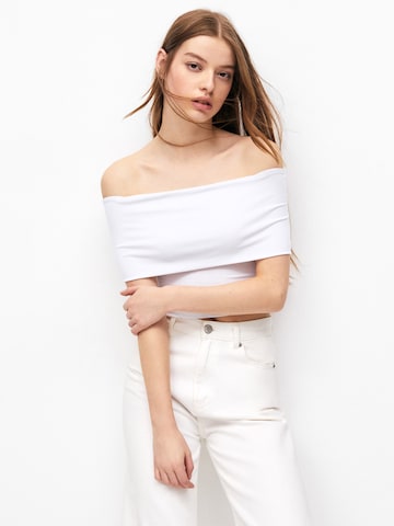 T-shirt Pull&Bear en blanc : devant