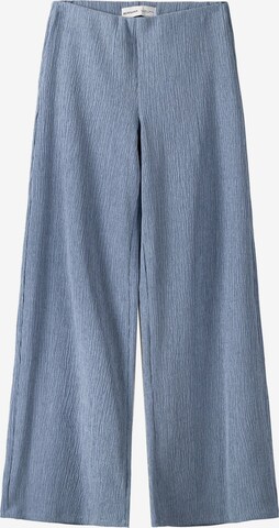 Flared Pantaloni di Bershka in blu: frontale