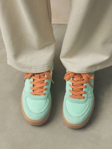 Next Sneaker in Grün