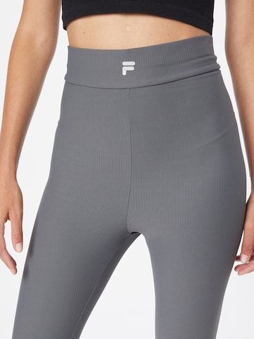 Skinny Pantaloni sportivi 'CERVIA' di FILA in grigio