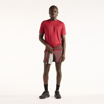 new balance Functioneel shirt 'RC Essential Graphic T-Shirt' in Rood