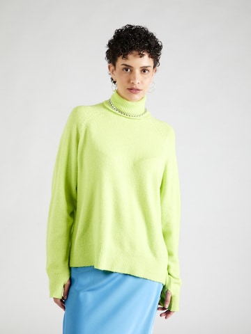 SOMETHINGNEW Sweater in Green: front