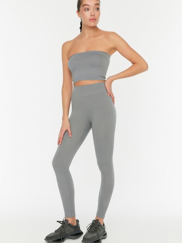 Trendyol Skinny Spodnie sportowe w kolorze szary