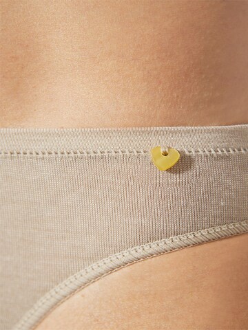 Panty 'Venus soy fiber low waist panty' di zd ZERO DEFECTS in beige