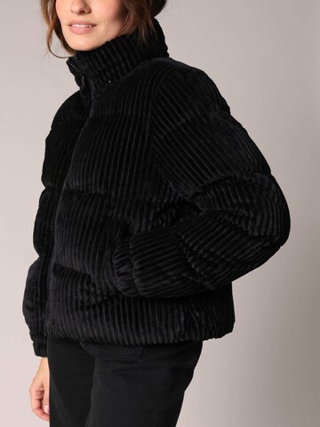 Veste d’hiver 'Noelia' Deeluxe en noir