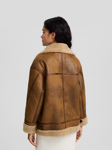 BershkaZimska jakna - smeđa boja