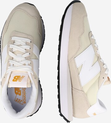 new balance Trampki niskie '237' w kolorze beżowy