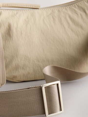 Next Schultertasche in Beige