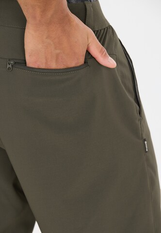 Whistler Regular Shorts 'Barrie' in Grün