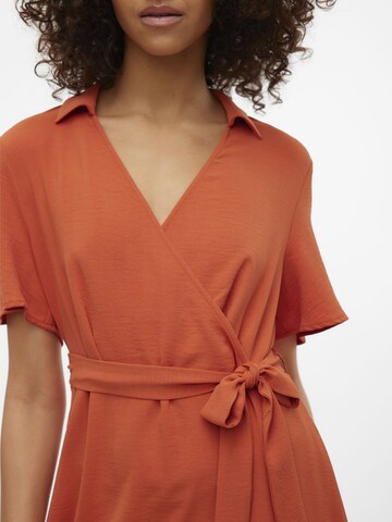 Robe-chemise 'MANNI ' VERO MODA en rouge