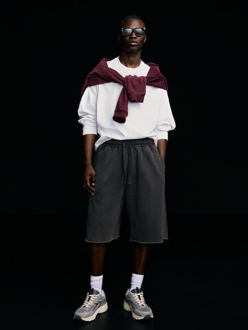 Bershka Loosefit Byxa i grå