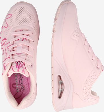 Baskets basses 'UNO-SPREAD THE LOVE' SKECHERS en rose