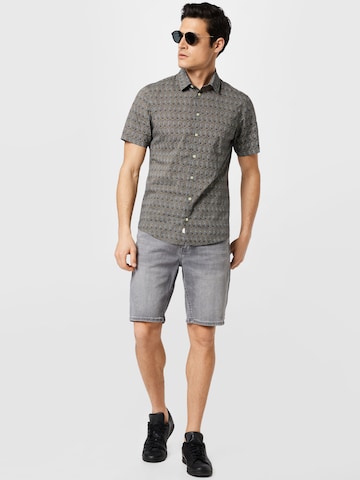 Casual Friday Regular Shorts in Grau