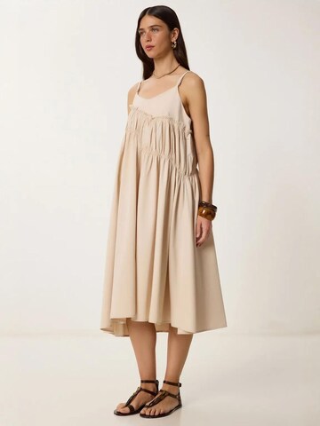 Abito di Happiness İstanbul in beige