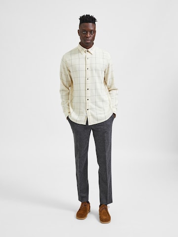 SELECTED HOMME Regular fit Button Up Shirt in Beige