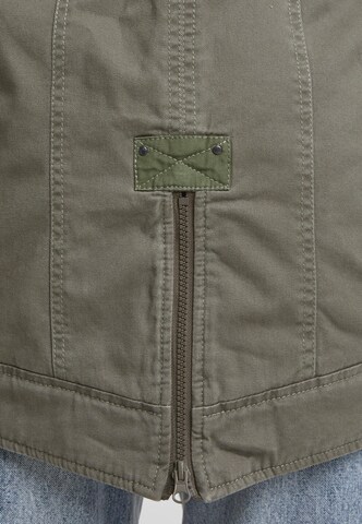 Brandit Winter parka 'Emma' in Green