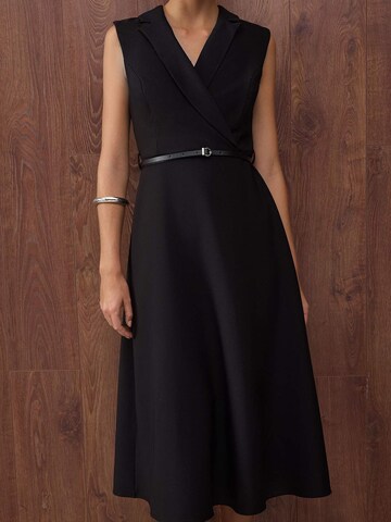 Trendyol Платье в Черный