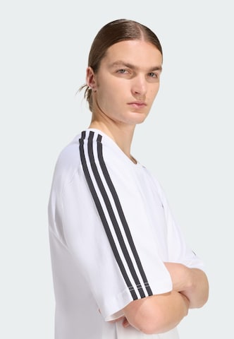 T-Shirt 'Adicolor' ADIDAS ORIGINALS en blanc