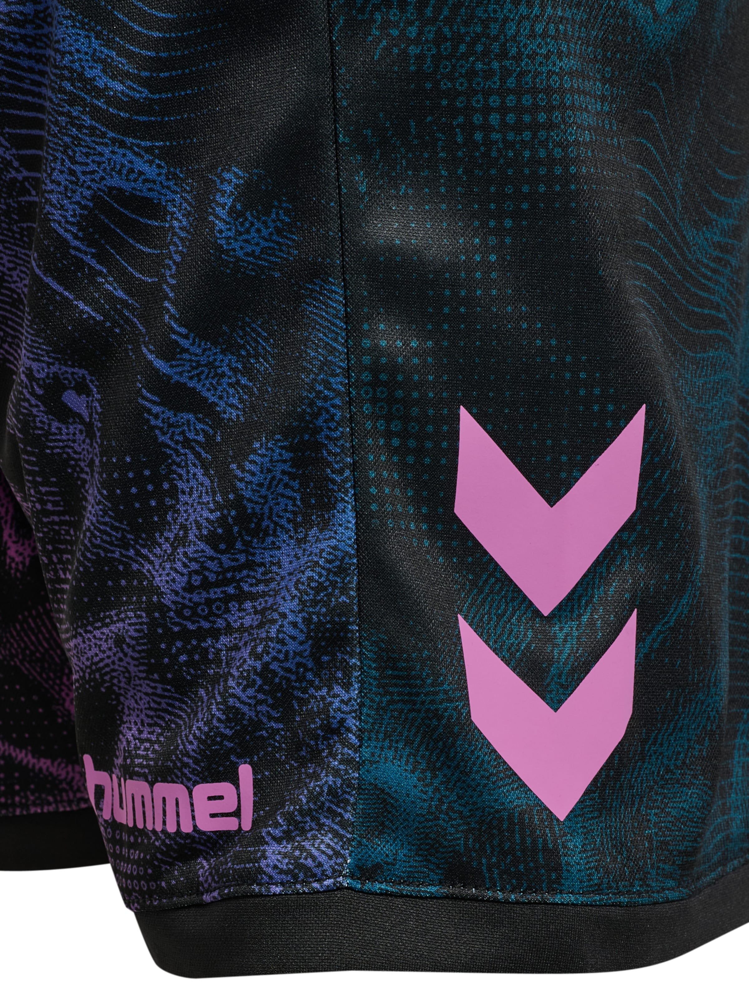 Hummel Regular Workout Pants in Black