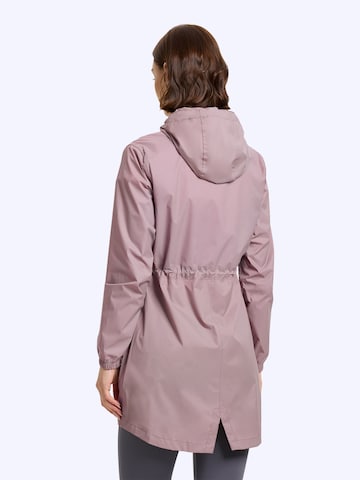 33,000ft Raincoat in Pink