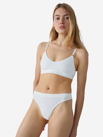 ETAM Thong 'Amande' in Beige