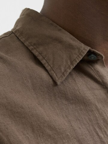 Coupe regular Chemise JACK & JONES en marron