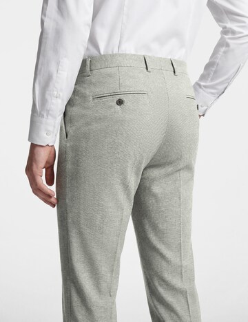 BENVENUTO Slim fit Pleated Pants in Grey