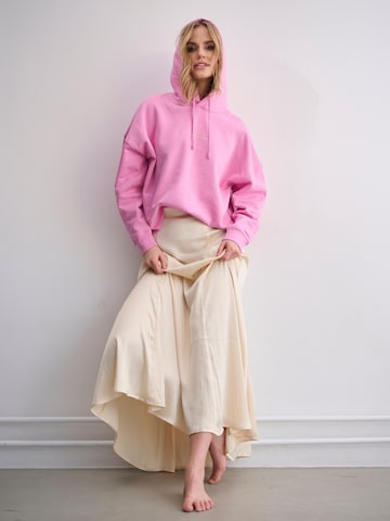 I want the moon Sweatshirt 'Champagne Problems' in Roze