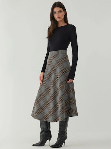 Hiccup - Saia em cinzento